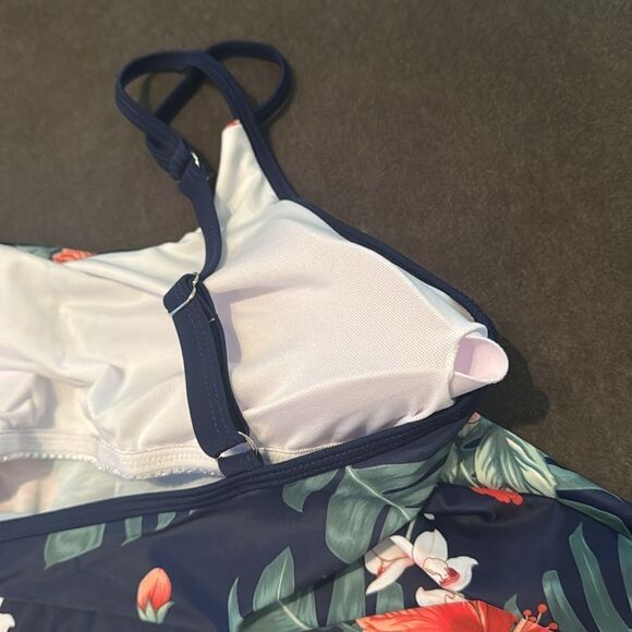 Women’s Navy Floral Tankini Two Piece Swimsuit Boy Short Bottom Size L (US8) NEW - Picture 7 of 13
